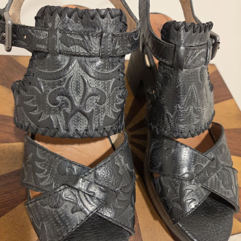 Patricia Nash Viola Black Tooled Leather Sandals Heels Rustic Sz 8.5M MRSP 169 - Picture 5 of 13